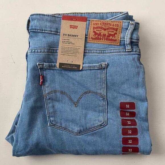 Levi’s 711 Skinny Distressed Jean Women’s 32/30 Medium NWT - Picture 2 of 9